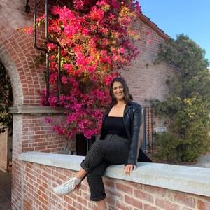 Meet your Posher, Riana